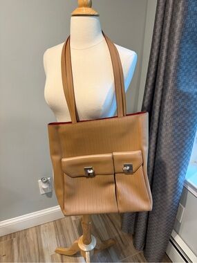 TUMI - Tan Leather Tote with Front Pocket Accents- Vertical Ribbing  Like New!!